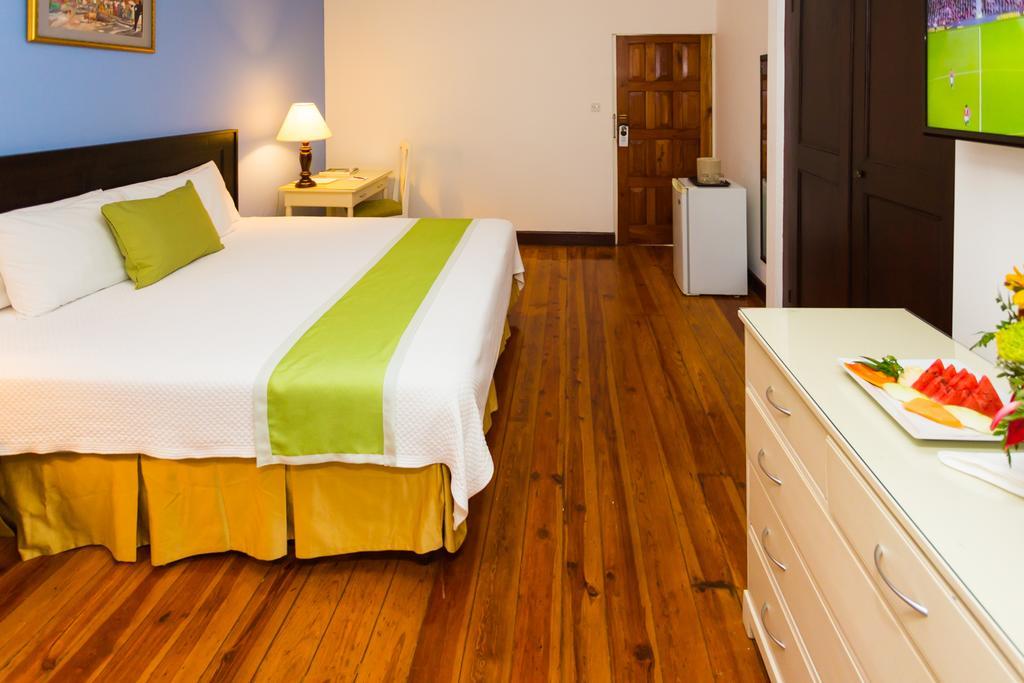 The Liguanea Club Hotel Kingston Buitenkant foto