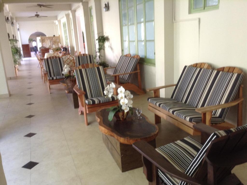 The Liguanea Club Hotel Kingston Buitenkant foto